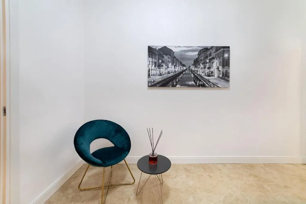 San Babila - Luxury Milanese Apartment