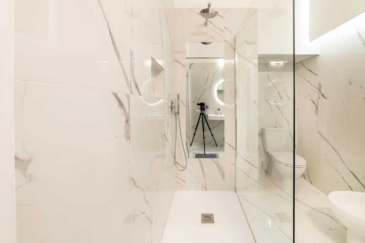 San Babila - Luxury Milanese Apartment