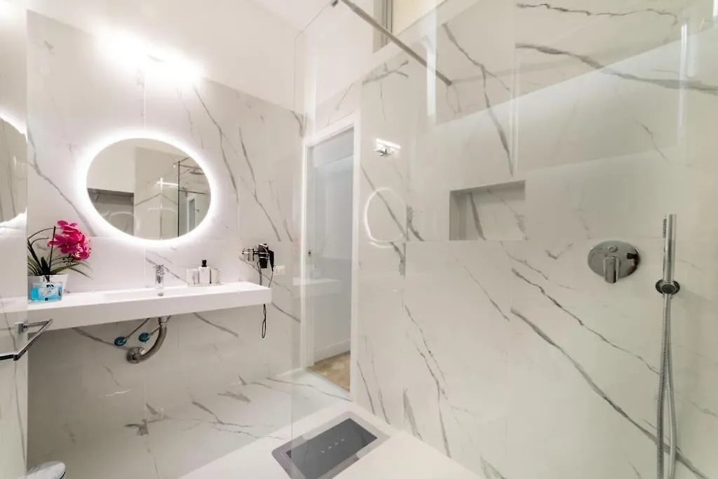 San Babila - Luxury Milanese Apartment