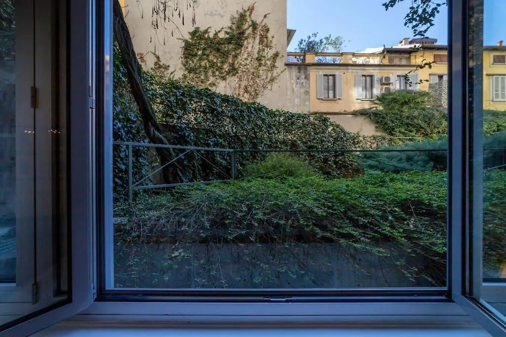 San Babila - Luxury Milanese Apartment