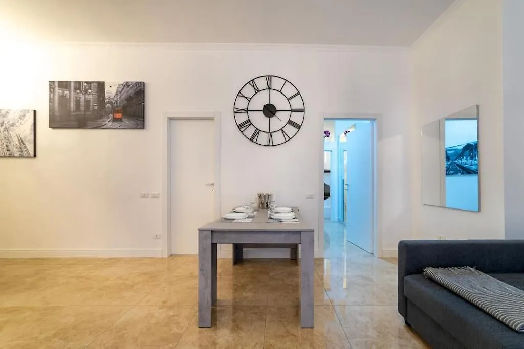 San Babila - Luxury Milanese Apartment 0*, Milano