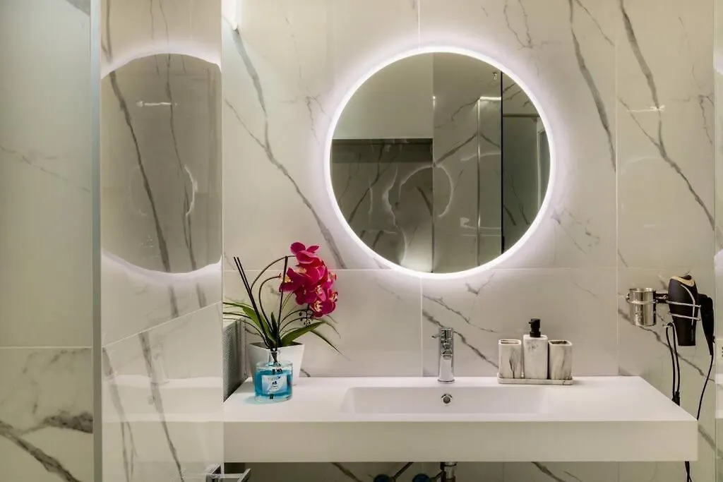 San Babila - Luxury Milanese Apartment 0*, Milano